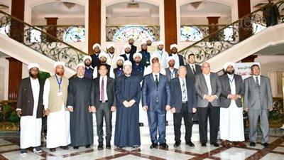 وزير الأوقاف يصطحب كبار علماء الهند في جولة ميدانية بمسجد الحسين | صور 