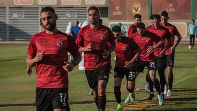 إلغاء مران الأهلي بعد هجوم أعضاء النادي على اللاعبين 