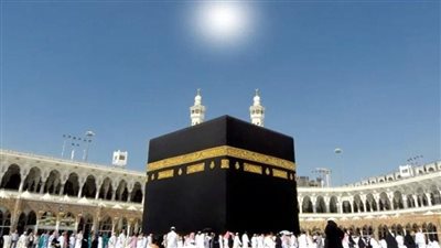 سماء مكة المكرمة تشهد آخر تعامد للشمس هذا العام على الكعبة المشرفة | فيديو