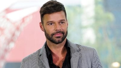 تفاصيل اتهام ريكي مارتن بالعنف ضد ابن شقيقه بسبب علاقة جنسية