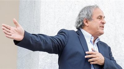 بلاتيني يعلن اعتزاله العمل الإداري في كرة القدم 