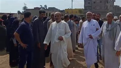 شاهد.. لحظة وصول جثامين 5 من أبناء قرية ديرب الخضر بالدقهلية ضحايا حادث السير بالإمارات