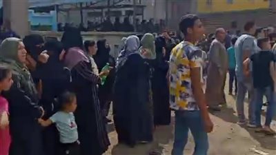 بث مباشر | صراخ وانهيار الأهالي أثناء تشييع جثامين ضحايا حادث الإمارات بالدقهلية