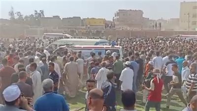 بالدعاء والتكبيرات.. اللحظات الأخيرة لدفن جثامين ضحايا حادث الإمارات بالدقهلية| فيديو