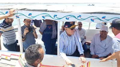 محافظ بورسعيد يتابع مستجدات أعمال التطوير والتطهير ببحيرة المنزلة | صور 