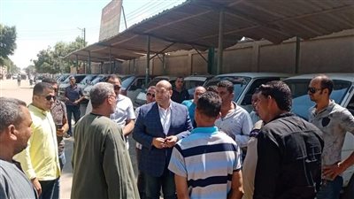 نائب محافظ الجيزة يتفقد مواقف سرفيس العياط 
