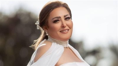 نهال عنبر من أمام البحر: بلدنا جميلة | فيديو