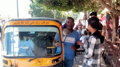 رئيس مجلس مدينة منشأة القناطر يتابع تطبيق تعريفة الركوب الجديدة | صور