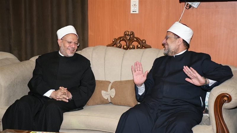 وزير الأوقاف ومفتي