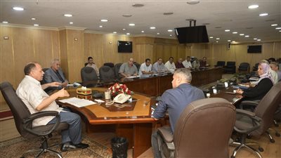 محافظ أسيوط يوجه بالإسراع في تسعير أراضي أملاك الدولة المتعدى عليها 