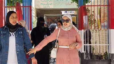 لسهولة الجيولوجيا وعلم النفس.. فرحة طالبات الثانوية العامة بمطروح | صور 