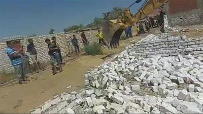 إزالات فورية لتعديات على أراضي زراعية بـ 3 قرى بأسيوط 