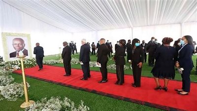 صراع بين الأبناء والزوجة.. القصة الكاملة وراء عدم دفن رئيس أنجولا