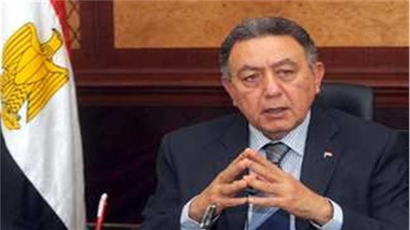 الدكتور عمرو حلمى