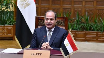 السيسي يصل القصر الرئاسي في برلين للقاء نظيره الألماني