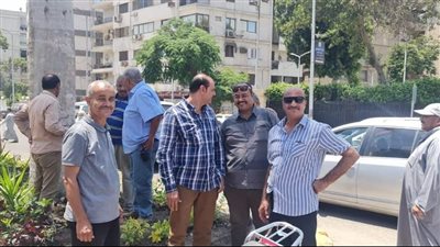 رئيس حي العمرانية بالجيزة يتابع تشجير الجزيرة ودهانات ديوان المحافظة| صور