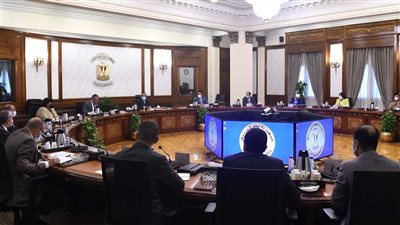 رئيس الوزراء يترأس الاجتماع الأول للجنة الوزارية للسياحة بعد إعادة تشكيلها
