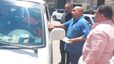 ضبط 27 سيارة مخالفة لقرار التعريفة الجديدة في الجيزة | صور