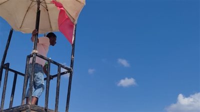 محافظ الإسكندرية يكلف برفع درجة الاستعداد القصوى بالشواطئ بسبب ارتفاع الأمواج