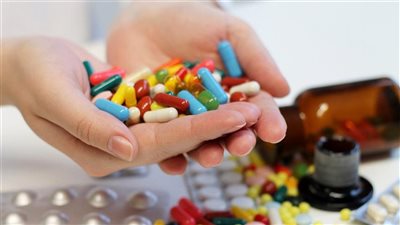 أخبار الاقتصاد اليوم.. القابضة للأدوية تكشف أسعارها وحجم إنتاجها.. ومميزات تحويل السيارة الغاز إلى العمل بالكهرباء