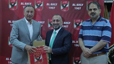 الخطيب يستقبل رئيس نادي الوحدات الأردني