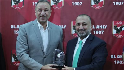 رئيس الوحدات الأردني: نجاحات الأهلي الرائدة مصدر فخر لجميع الأندية