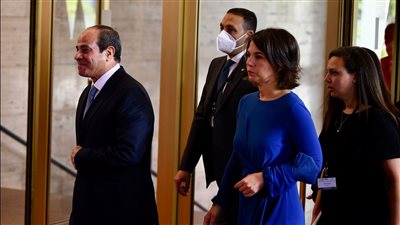 الرئيس السيسي يلتقي وزيرة الدفاع الألمانية