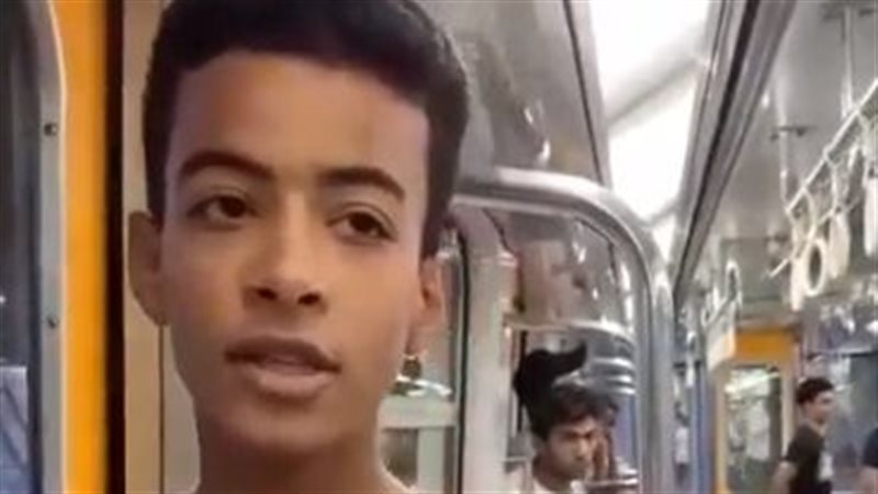 قارئ المترو الشيخ