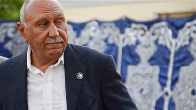 ابن المعلم في رثاء شقيقه إسماعيل عثمان: 