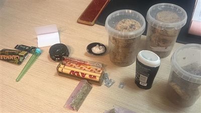 ضبط محاولتي تهريب بذور ومخدر الماريجوانا وعملات أجنبية بمطار القاهرة