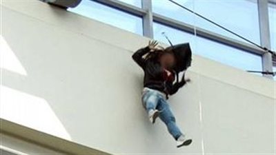 تحريات مكثفة لحل لغز مصرع صيدلانية سقطت من الطابق الـ11 بالعمرانية