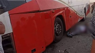 الضحايا بالعشرات.. تصادم مروع بين أتوبيس وتريلا أعلى طريق أسيوط القاهرة الصحراوي| صور