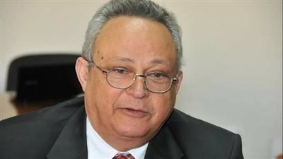 رئيس جامعة القاهرة يهنئ أحمد زايد مدير مكتبة الاسكندرية لتوليه منصبه الجديد