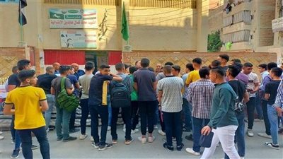 الامتحان صعب.. الحزن يخيم على طلاب ثانوية الشرقية بسبب الجبر والهندسة الفراغية