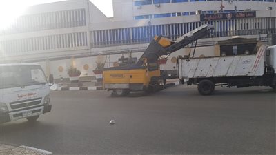 حملات نظافة ترفع 70 طن تراكمات أتربة من شوارع المنصورة |صور 