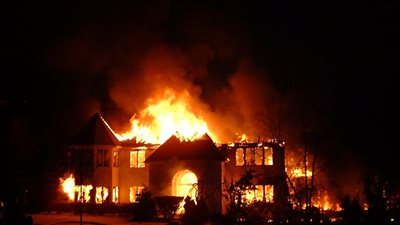 حريقان هائلان بجبل بوقرنين وبوعرقوب شمال شرق تونس |فيديو