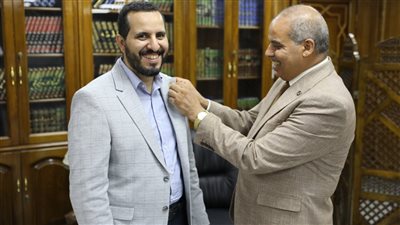 رئيس جامعة الأزهر يشيد بجهود المراكبي صاحب الإنجاز العلمي في مجال أبحاث علاج السرطان 