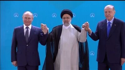 بدء قمة إيران الثلاثية بين أردوغان وبوتين ورئيسي بصورة تذكارية