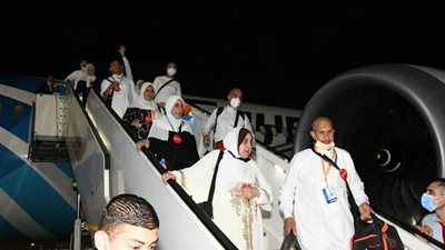 عودة بعثة حج القوات المسلحة لأرض الوطن بعد أداء المناسك | فيديو وصور 