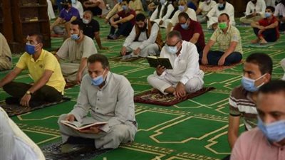 عودة إجراءات التباعد للمساجد.. إشارة عاجلة من الأوقاف للعاملين في الوزارة 
