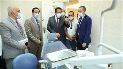 عبدالغفار يوجه بتقديم أوجه الرعاية الصحية لطفلة مصابة بالشلل الدماغي