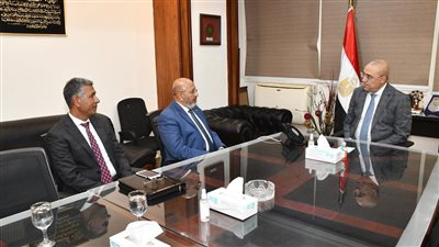 الجزار يستعرض المسودة النهائية لمشروع إعداد المواصفات الفنية لمشروعات المياه والصرف