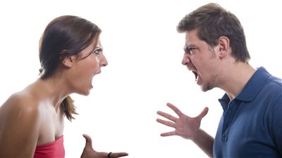 تفسير حلم المشاجرة في المنام وعلاقته بالمساندة في المحنة والحب والمودة 