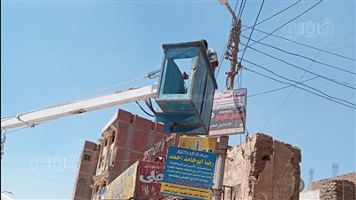 إزالة 38 لافتة إعلانية غير مرخصة من شوارع إهناسيا ببني سويف