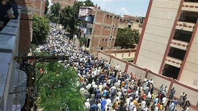 جنازة مهيبة للصيدلي أحمد حاتم بمسقط رأسه في المنوفية