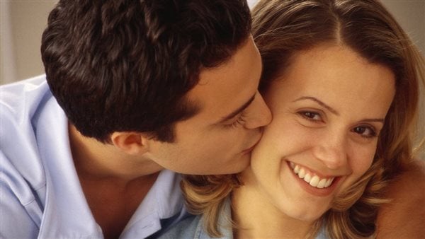 تفسير حلم تقبيل المرأة للرجل بشهوة
