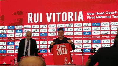  فيتوريا: أعمل على تقليل الفارق بين اللاعب المحلي والمحترف