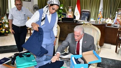 زي موحد لسائقي الأجرة والعاملين بشرم الشيخ استعدادا لمؤتمر المناخ