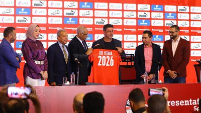 جلسة بين مسئولي اتحاد الكرة وفيتوريا لفسخ تعاقده بشكل ودي