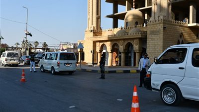 رصد 12 مخالفة لخطوط السير وتعريفة الركوب بمواقف الفيوم